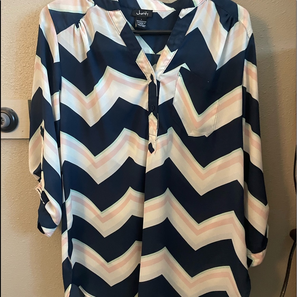 Justify Blouse